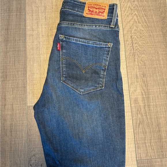 Levi’s Bootcut High- rise Jeans - Picture 4 of 7